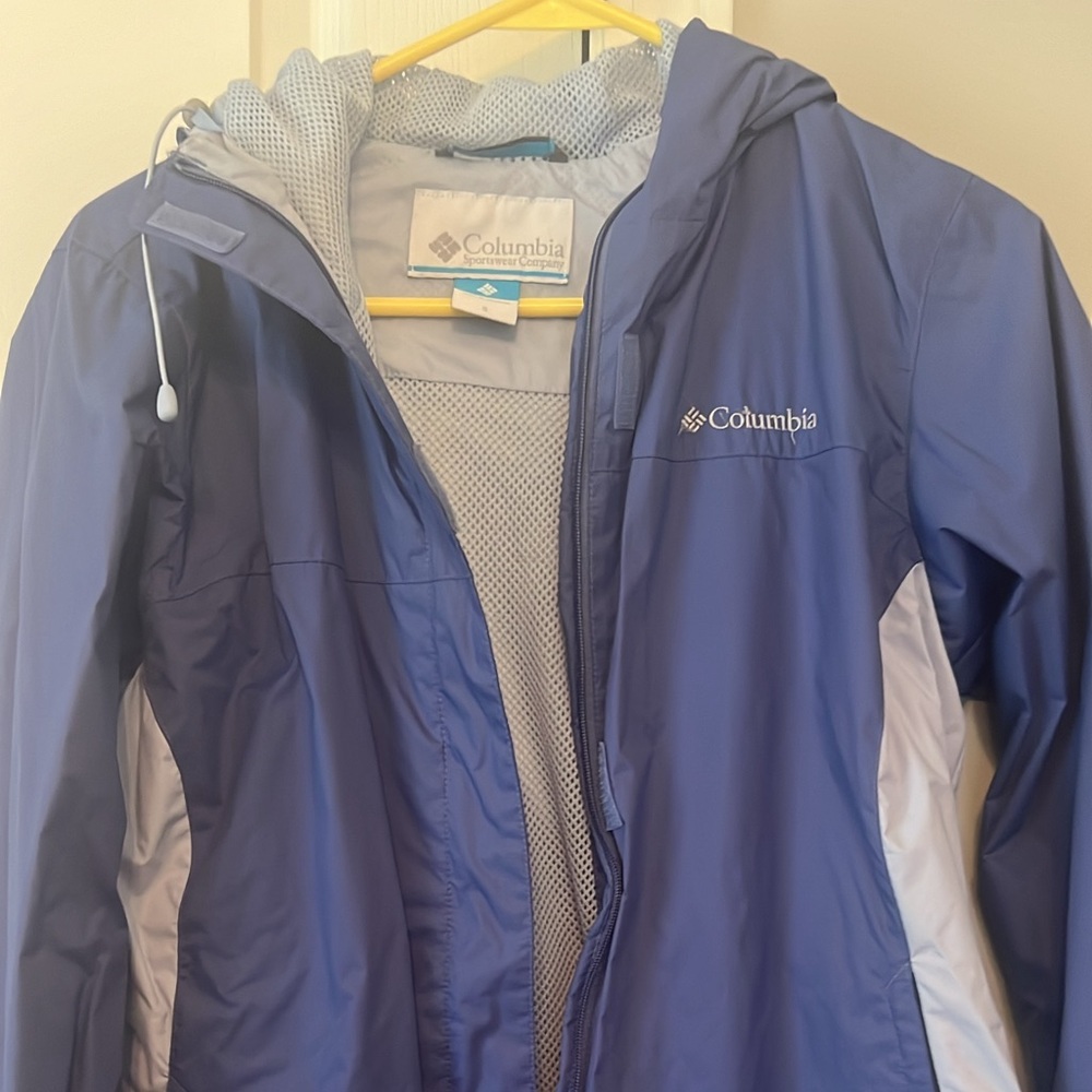 Women's small Columbia rain coat